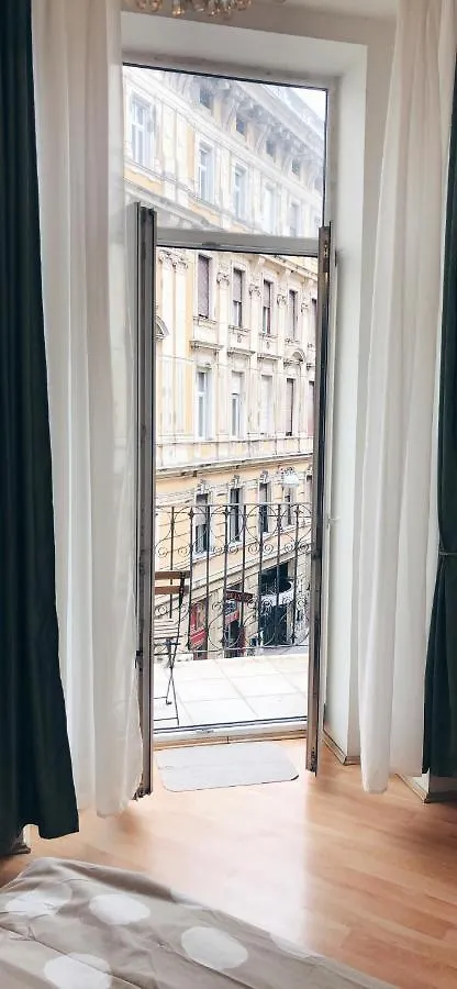 W&B Elegant Apartment Near The Zsinagogak Budapest Hungary