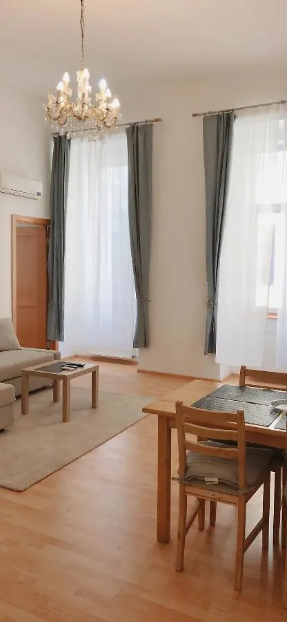 W&B Elegant Apartment Near The Zsinagogak Budapest Hungary